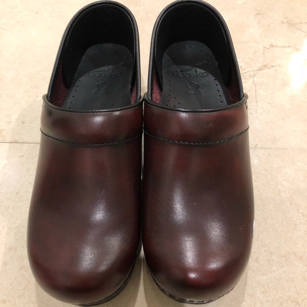 Dansko Cabrio Clogs 38